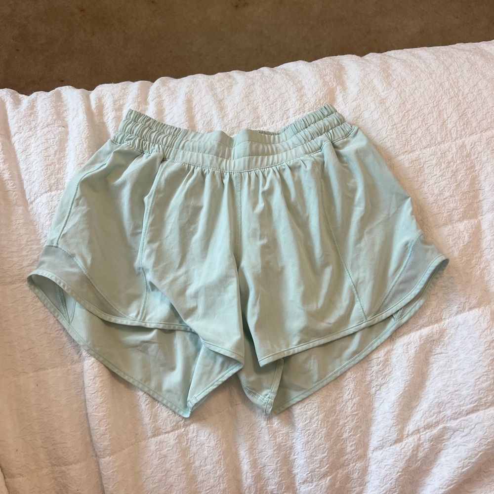 Lululemon Hotty hot size 4 only worn a few times cute color
